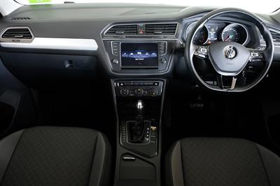 2016 Volkswagen Tiguan - Thumbnail